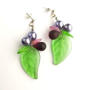 Vintage Czech beaded dangle earrings leaves and berries